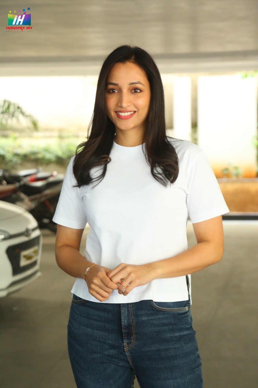 Srinidhi-Shetty-At-Aadarsha-Kutumbam-House-No-47-Media-Interaction-8