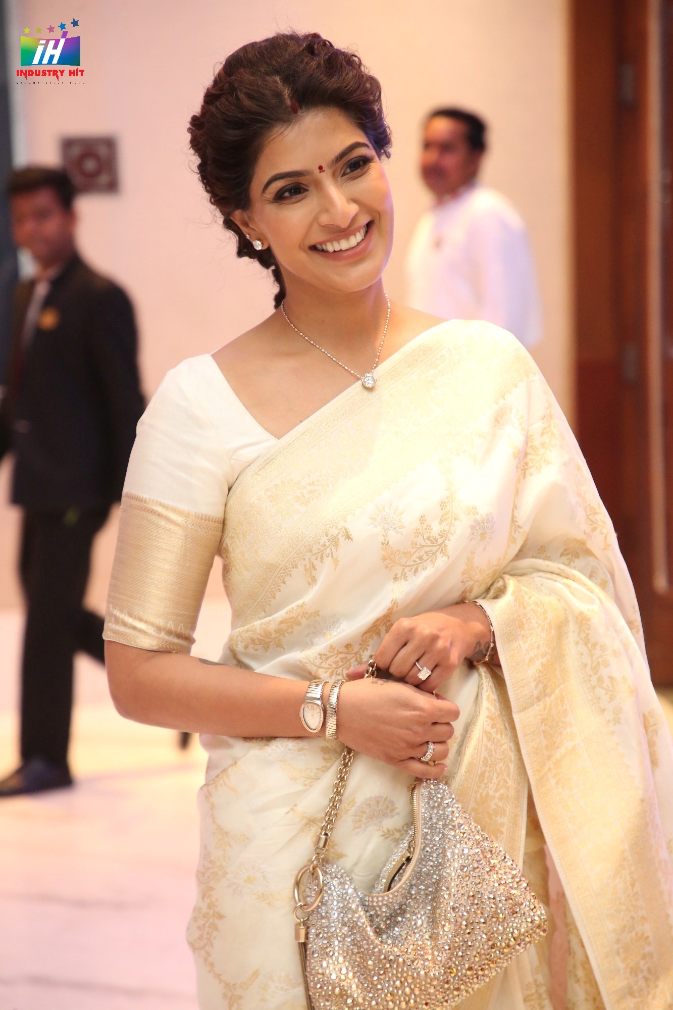 Varalaxmi-Sarath-Kumar-At-Saraswathi-PRE-10