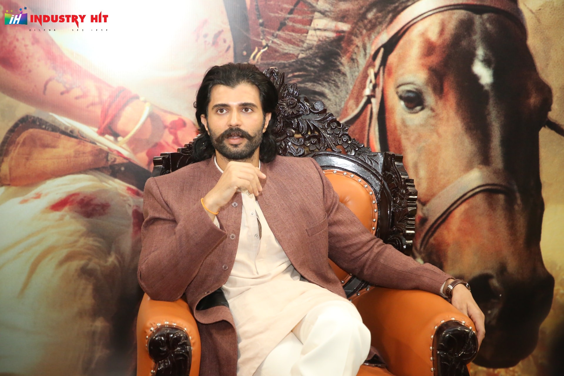 Vijay-Deverakonda-At-Ranabaali-Media-Interaction-17