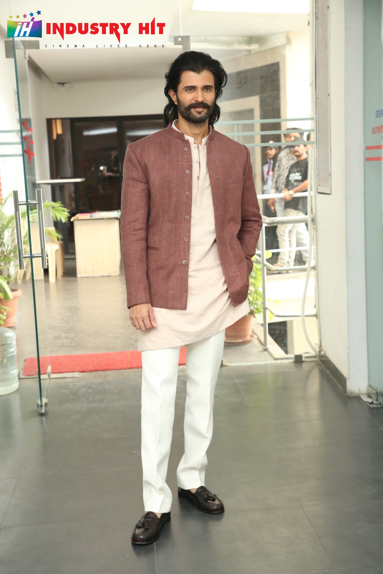 Vijay-Deverakonda-At-Ranabaali-Media-Interaction-3