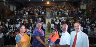 Radhakrishnan Parthiban honours sanitation worker Padma