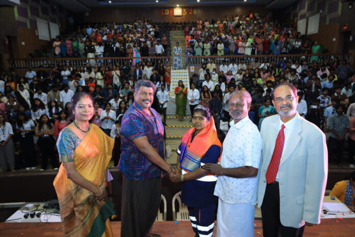Radhakrishnan Parthiban honours sanitation worker Padma (1) Radhakrishnan Parthiban honours sanitation worker Padma